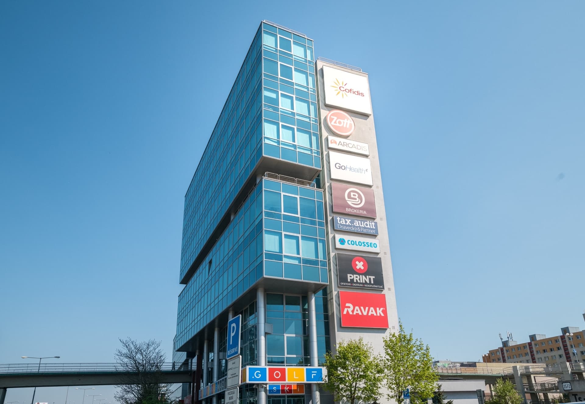 RAVAK BUSINESS CENTER