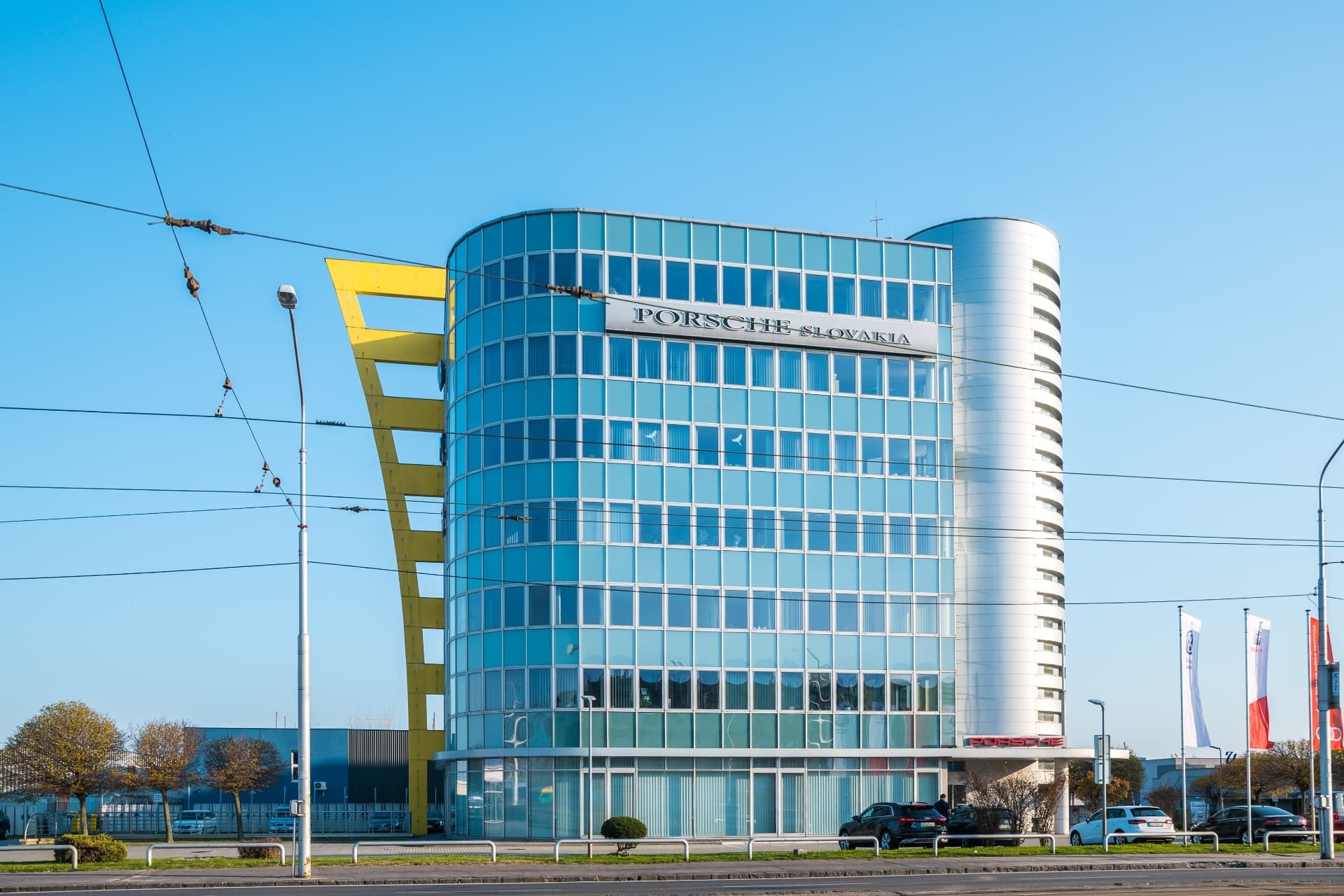 PORSCHE BUILDING