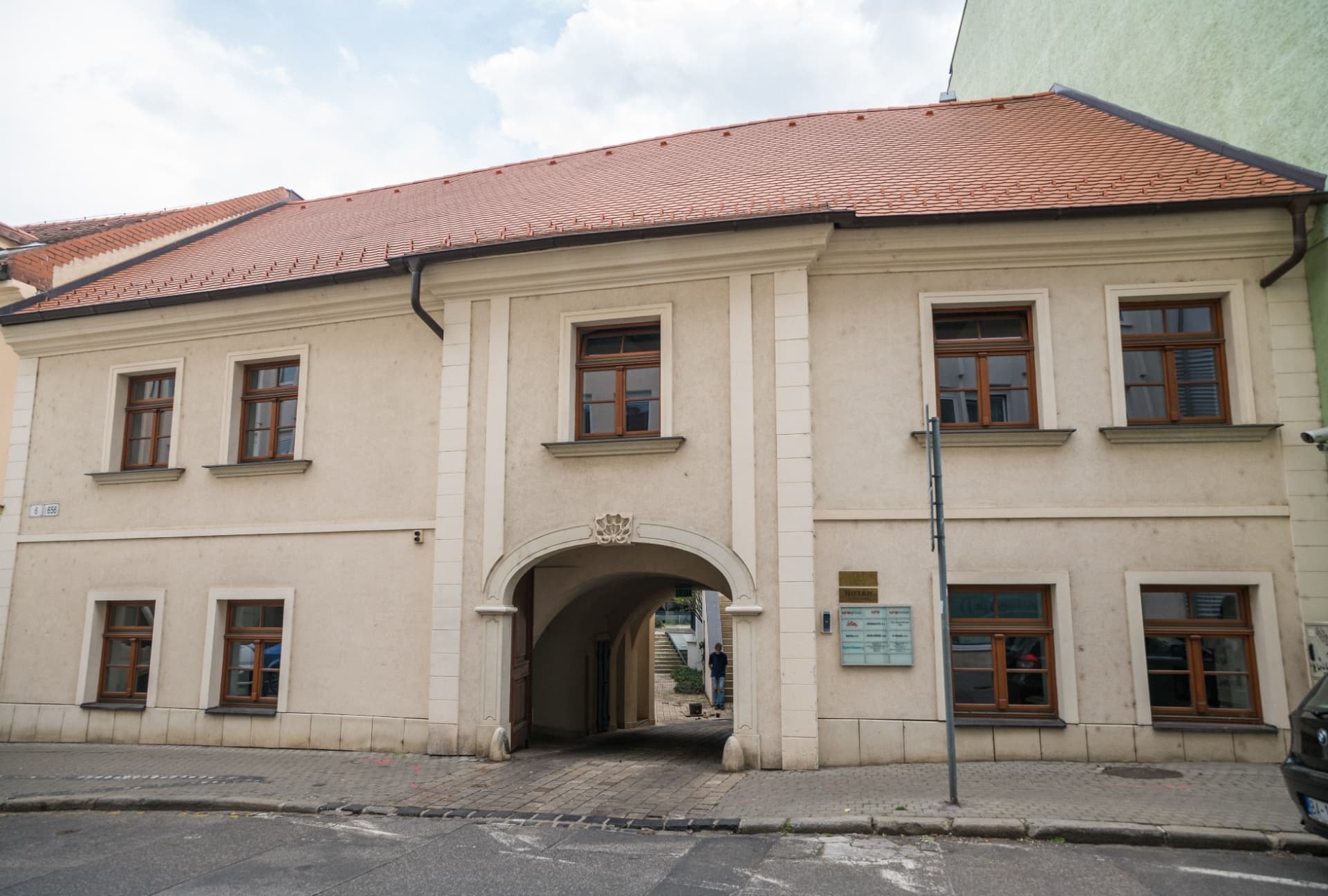 IURIS HOUSE